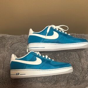 Nike Air Force 1 Men's Teal and White Sneakers